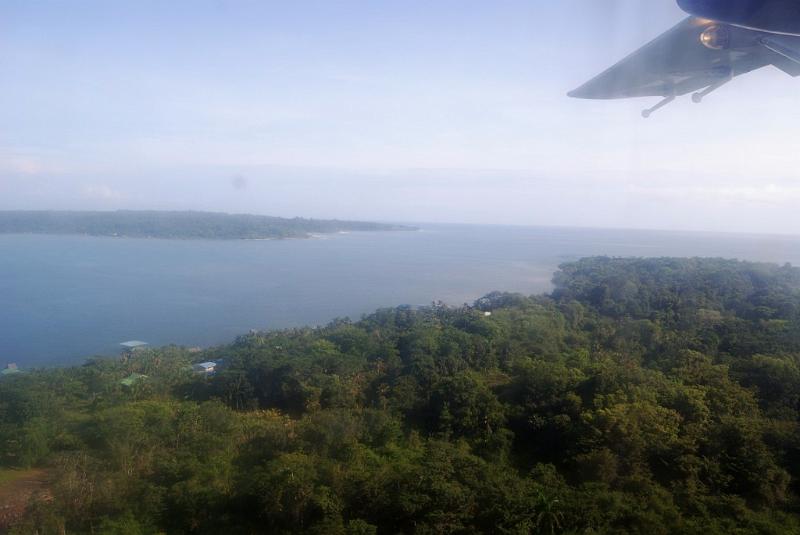 DSC_2124_039_037 [1024x768].jpg - Vue de l'avion en arrivant sur l'aéroport de Bocas del Toro